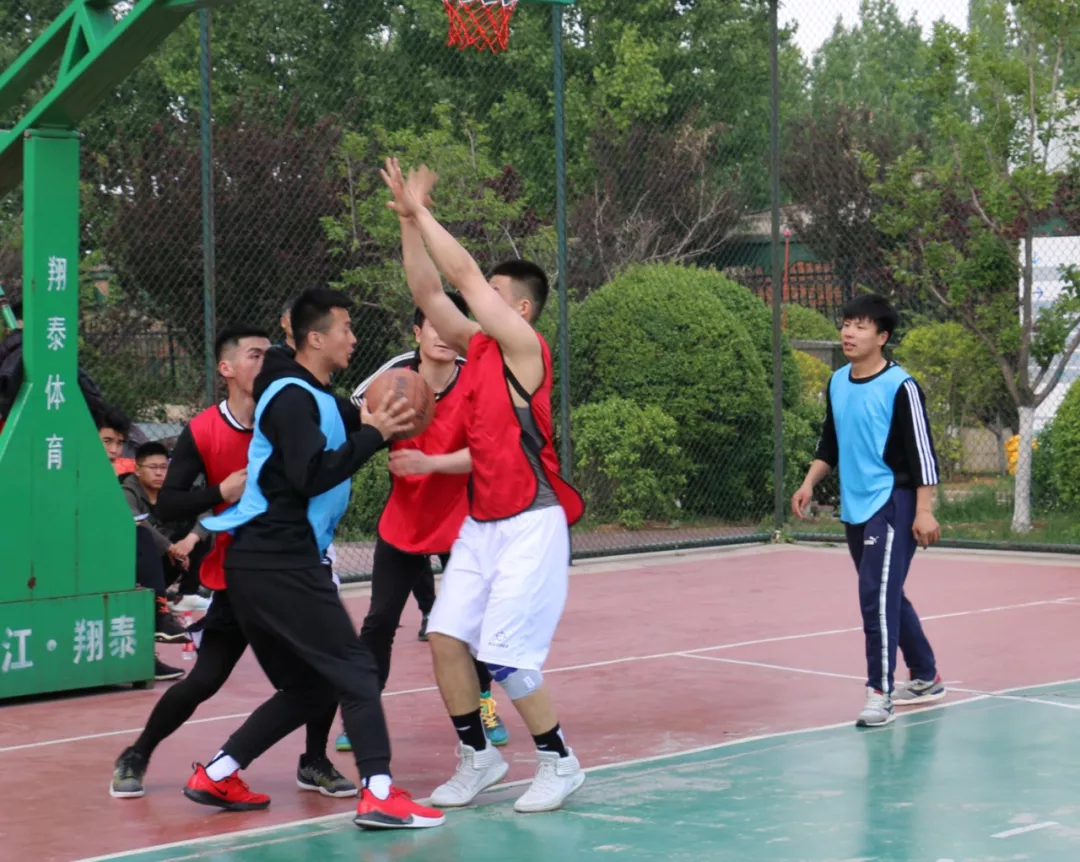 关于北极地区首次举办篮球友谊赛，各方参与热情高的信息