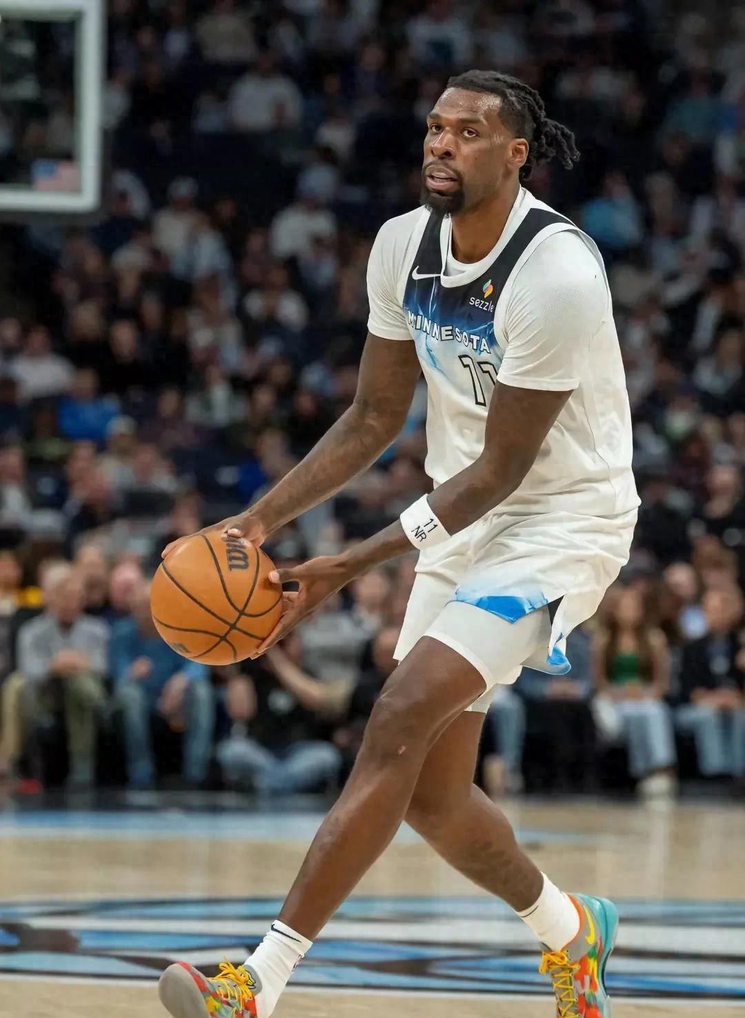 快攻方式迅速击垮对手，占得先机