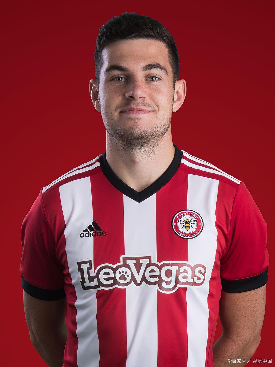 关于赫塔菲年轻后卫表现出色,稳健防守的信息 关于赫塔菲年轻后卫表现出色,稳健防守的信息