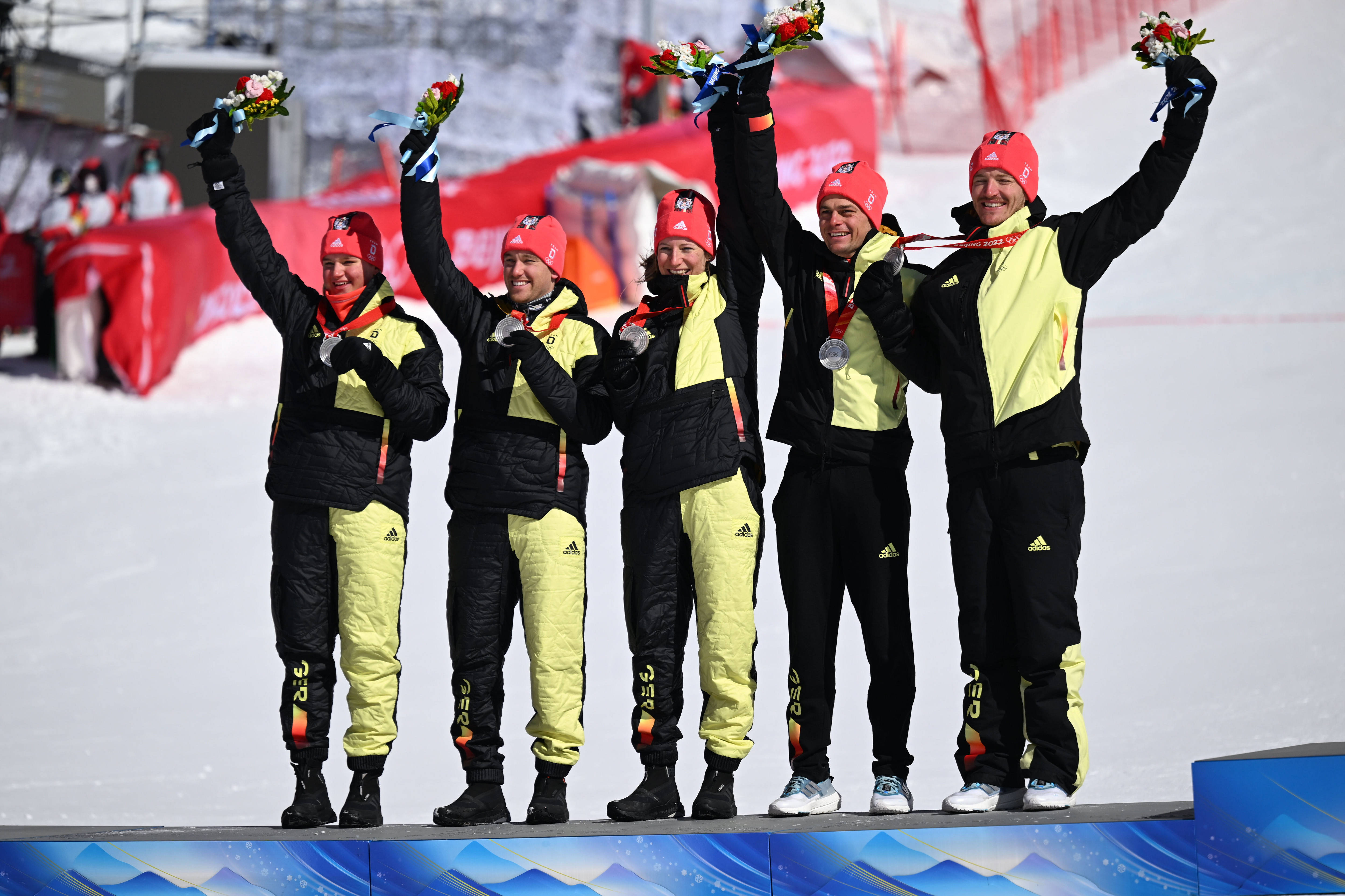 奥地利滑雪选手冲刺夺冠,展现出色实力 奥地利滑雪选手冲刺夺冠,展现出色实力