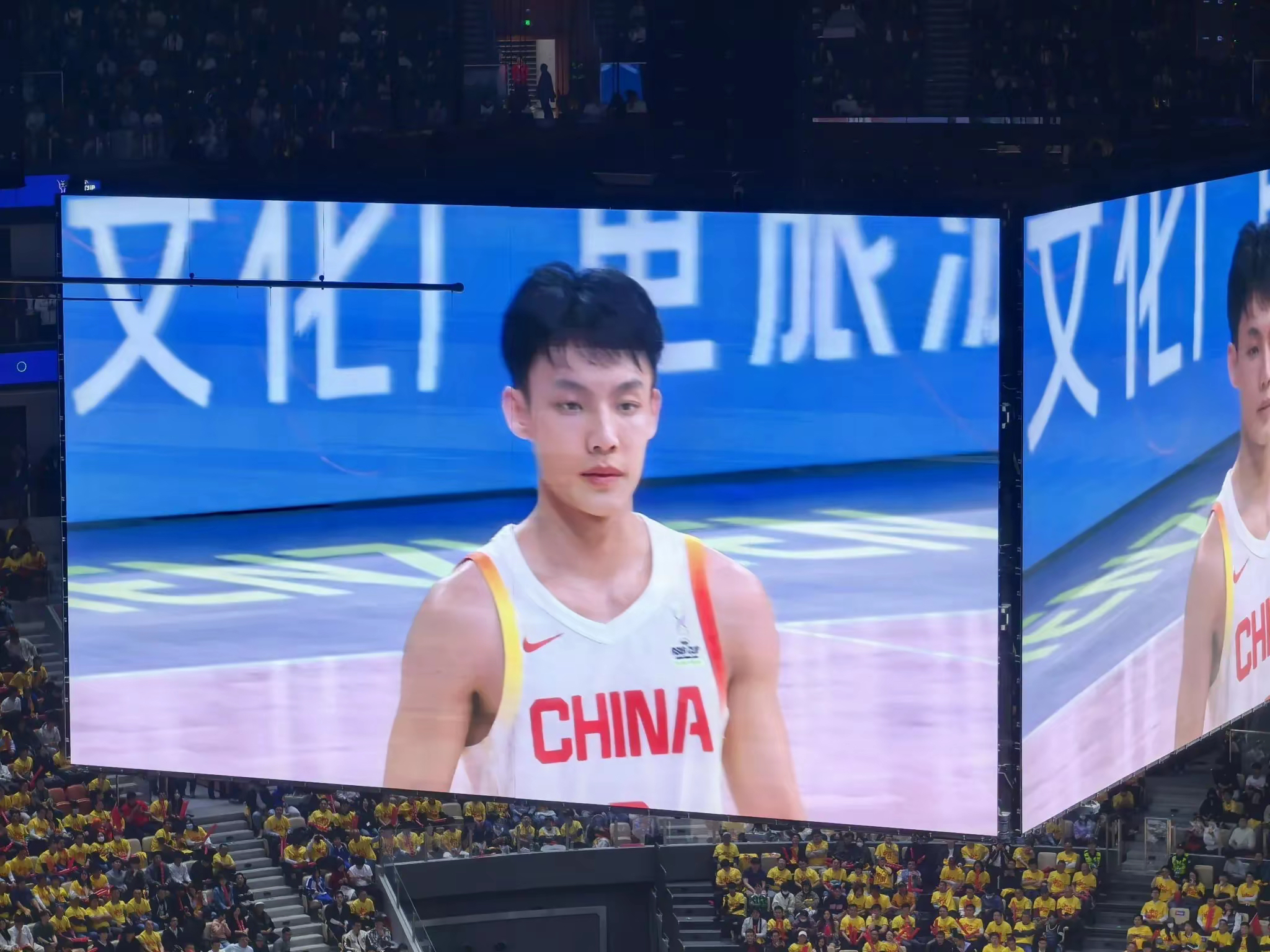 职业篮球赛事现状令人瞩目,球员表现引人关注 职业篮球赛事现状令人瞩目,球员表现引人关注