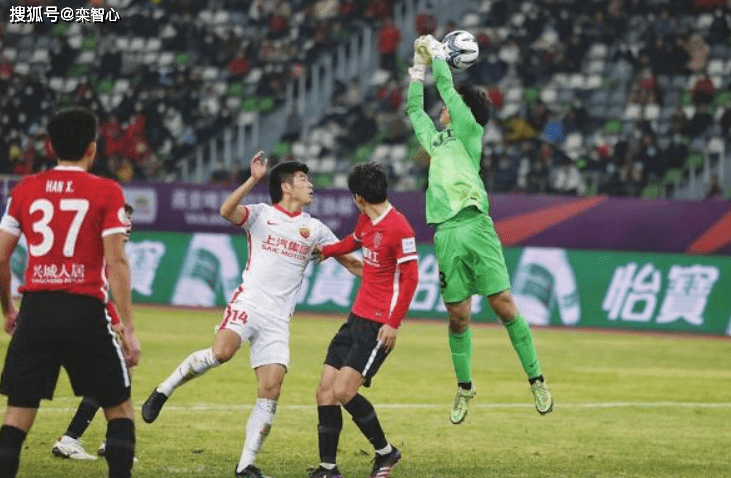 雄狮将士迎战多特蒙德一役,实力对决惊险激烈 雄狮将士迎战多特蒙德一役,实力对决惊险激烈