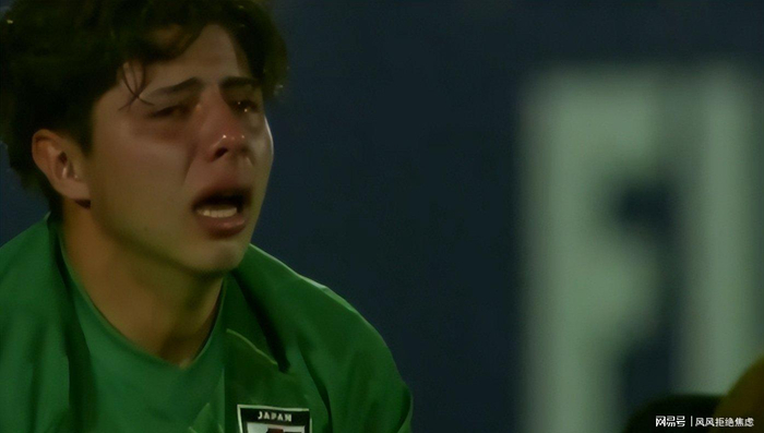 强队遭遇出局,球迷纷纷表示失望与沮丧 强队遭遇出局,球迷纷纷表示失望与沮丧