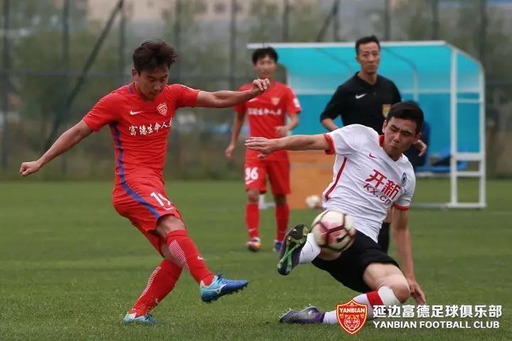 关于重庆主场战平富德，双方互交白卷的信息